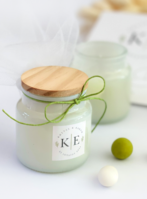 Μπομπονιέρα γάμου κερί λευκό & ξύλο white green logo