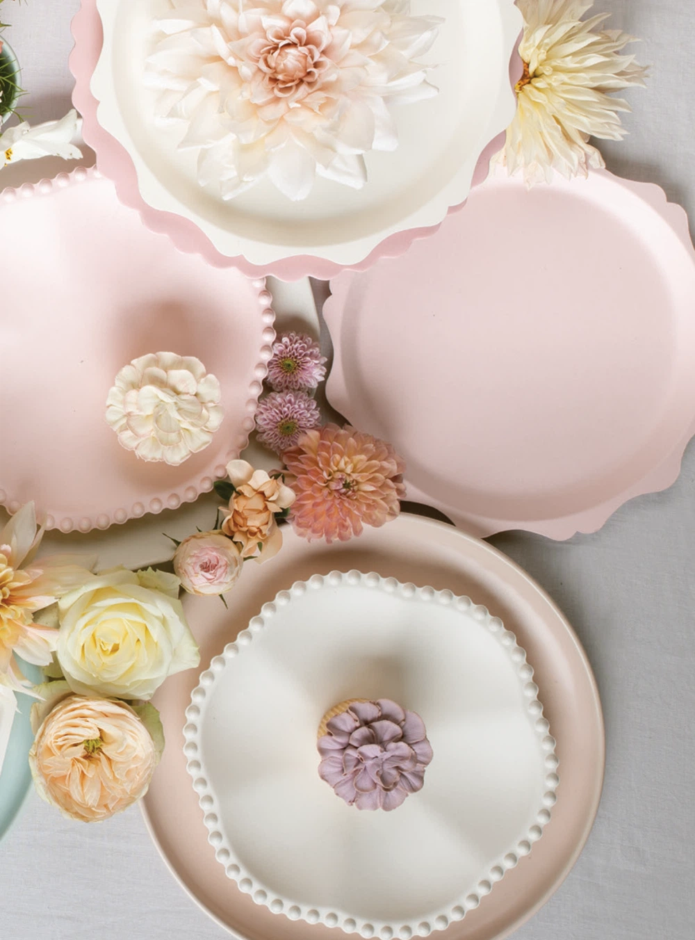 Πιάτα Γλυκού Dot Edged Flower Compostable  ( 8 τμχ )